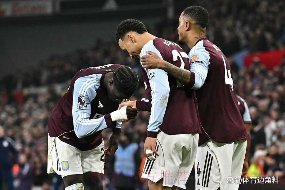 54岁埃梅里激动脱衣怒吼！率队10连胜震撼英超 终结对曼联6场不胜